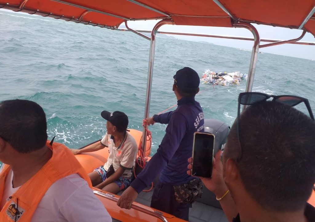 Homeless Man Spotted floating on Handmade Plastic Bottle Raft discovered,rescued Off Pattaya Coast 