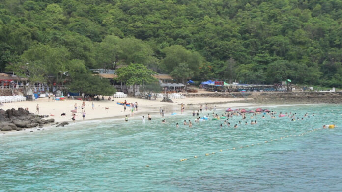 Pattaya Councilman Calls for Controls on Tourist Numbers and Construction on Koh Larn