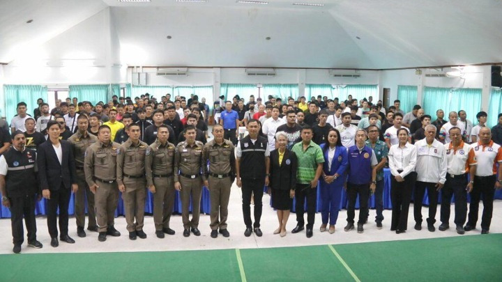 Pattaya Tourist Police Hold Major Training Meeting with 7-11 Employees On Tourist Safety